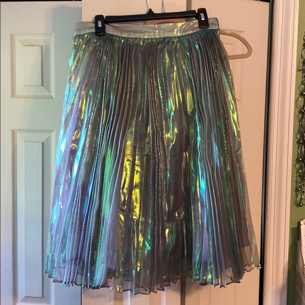 Perfect mermaid skirt! Pleated metallic green